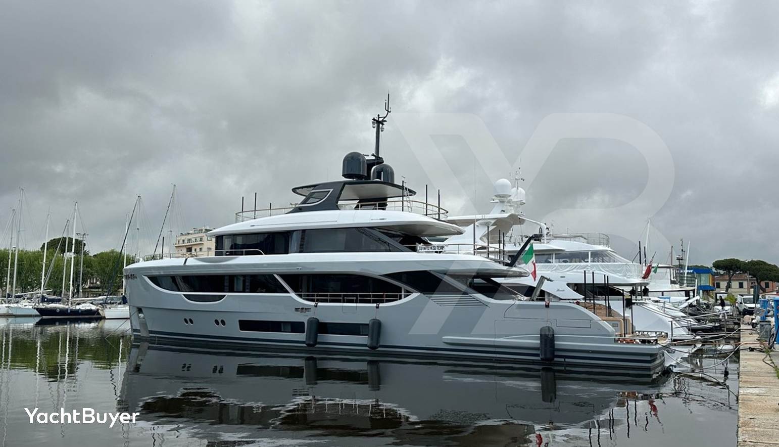 Benetti Oasis 34M · M/Y Y